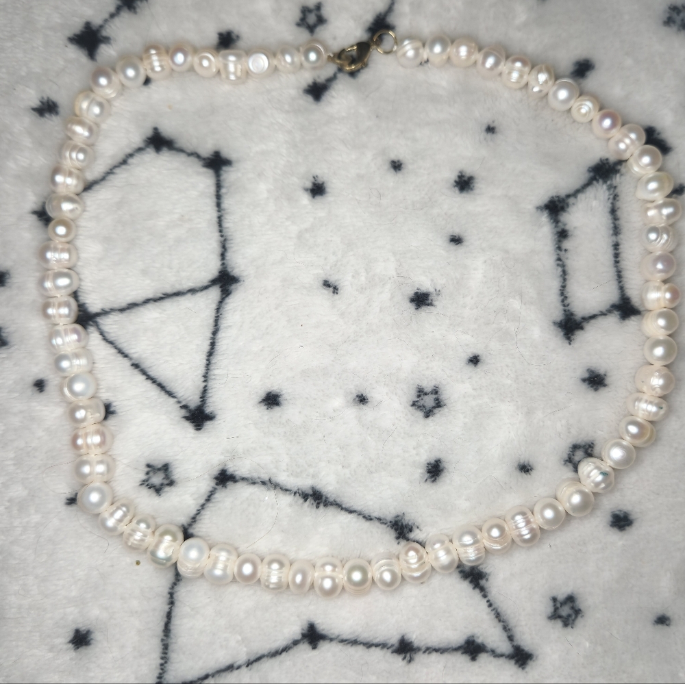 Elegant Pearl Necklace